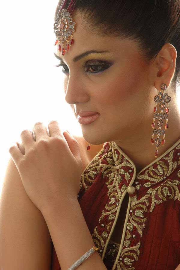 Name:  Fiza Ali Pakistani Fashion Model (4).jpg
Views: 2216
Size:  60.5 KB