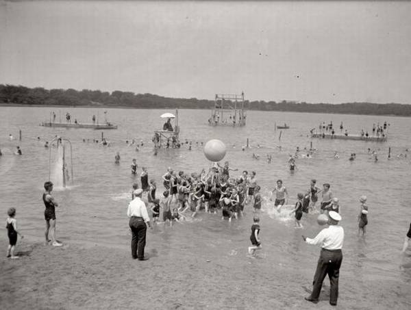 Name:  how-beaches-looked-100-years-ago26.jpg
Views: 427
Size:  31.7 KB