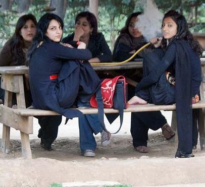Name:  pakistani-girls-enjoying-sheshaa1.jpg
Views: 23064
Size:  52.5 KB