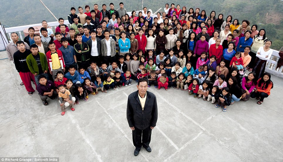 World's Biggest Family-1.jpg