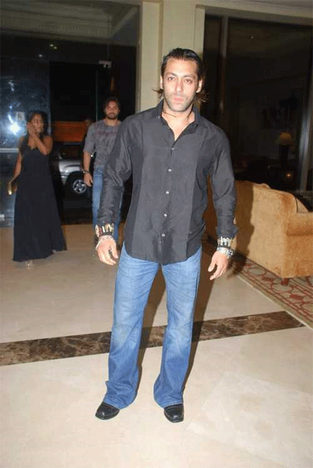 Name:  salman5.gif
Views: 433
Size:  150.5 KB