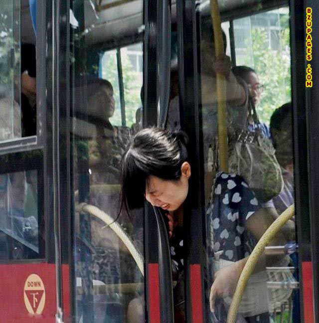 Name:  Mobile Phone Users; Be Alert -Watch Out (3).jpg
Views: 476
Size:  92.6 KB