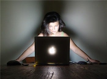 Name:  girl using laptop.jpg
Views: 518
Size:  10.7 KB