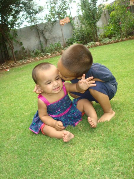 Name:  kisser kids in the lawn.jpg
Views: 918
Size:  73.0 KB