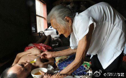 Name:  A mother (97 years old), feeding.jpg
Views: 538
Size:  29.0 KB