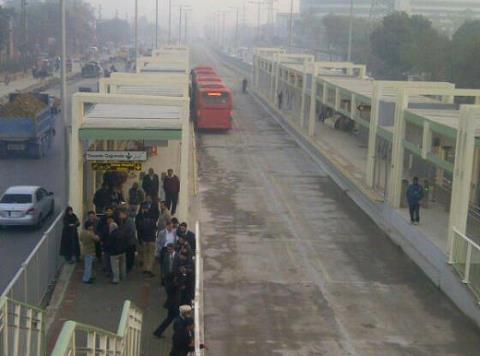 Name:  Metro-Bus-Test-Run-in-Lahore-2.jpg
Views: 1660
Size:  23.0 KB