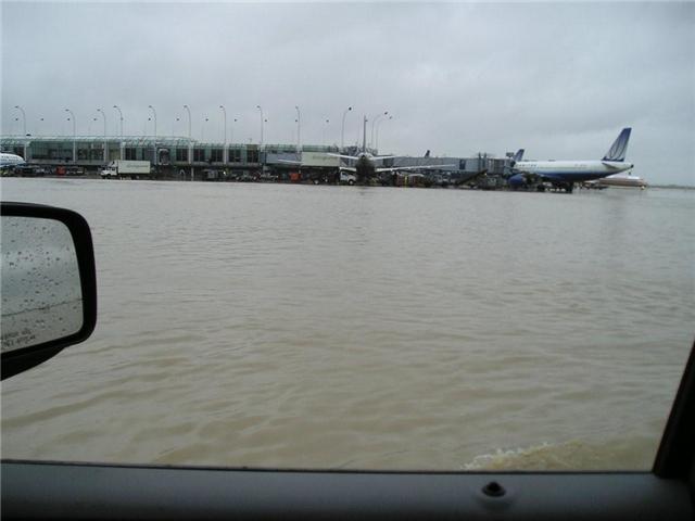 Name:  Flooded Chennai Airport............... YESTERDAY (1).jpg
Views: 7710
Size:  27.2 KB