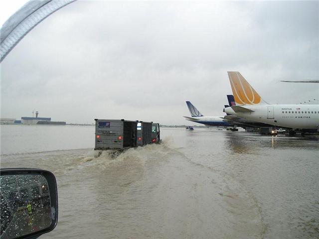 Name:  Flooded Chennai Airport............... YESTERDAY (11).jpg
Views: 2062
Size:  31.3 KB