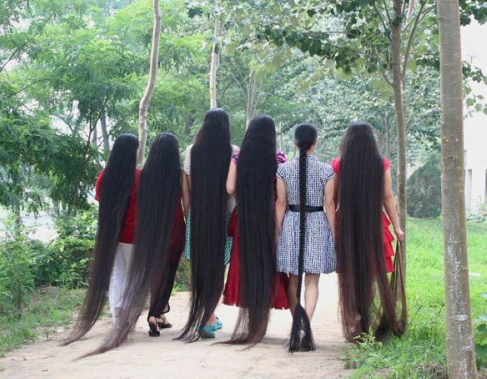 Kya Kehna Hai Apka In Ki Zulfu Kay baray main