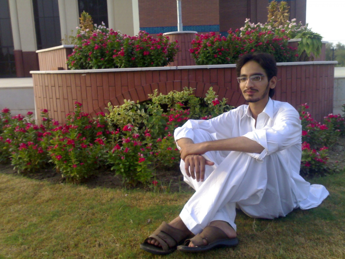 me In front of Auditorium.......