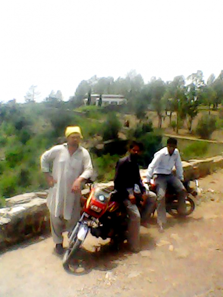 Awais Khan, Shoaib and Saqlain in Fort Minru's Park
