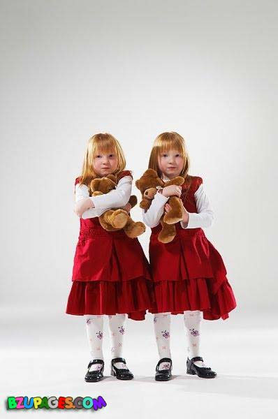 Twins in Different Moods (4)