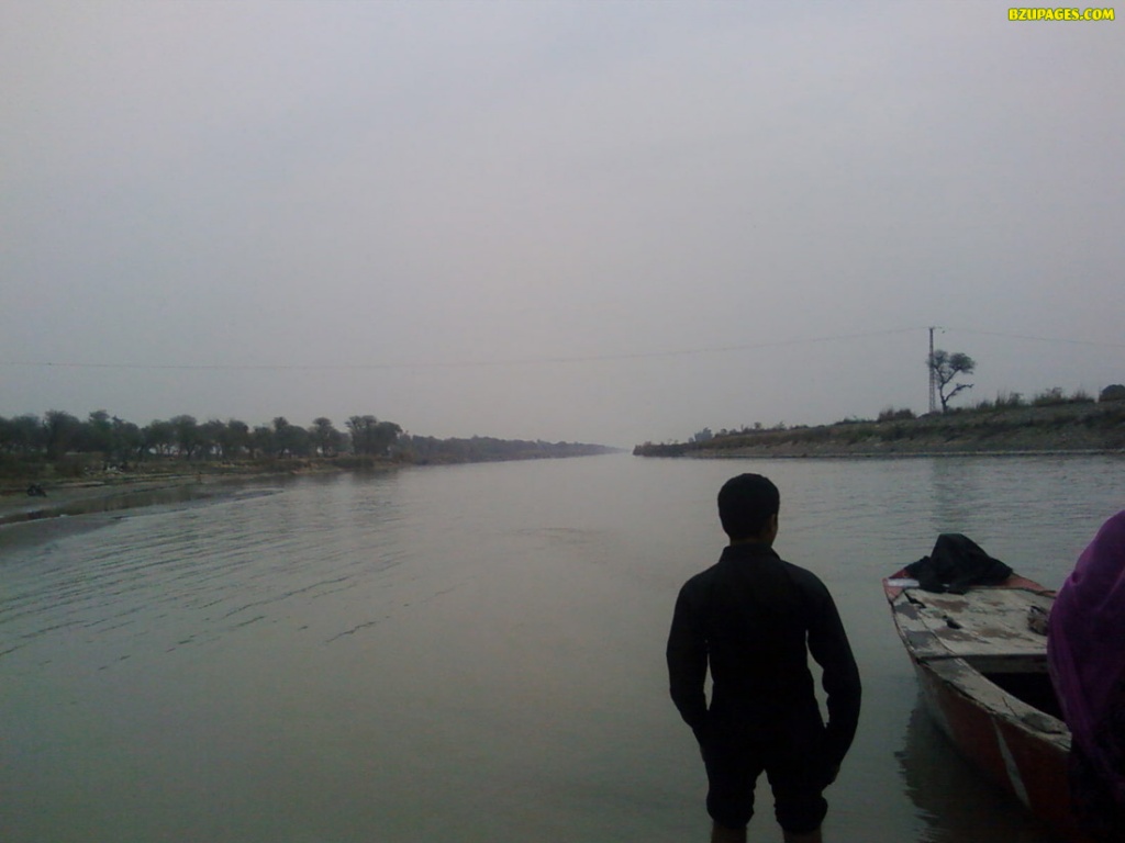 NOT(ShahRukh) Watching Beautiful view of TP Link Canal at Taunsa barrage